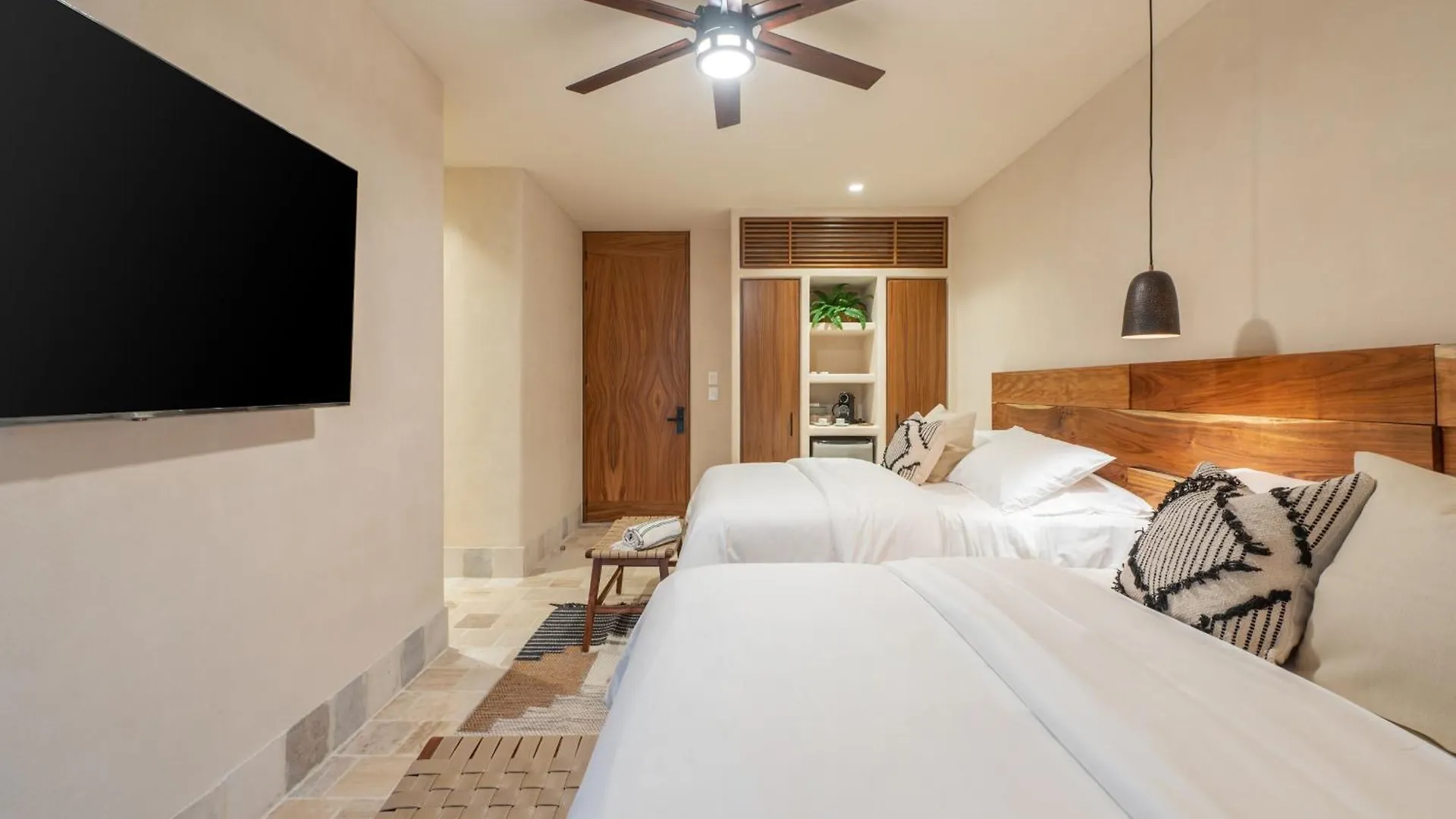 4Br Stunning Condo In Tulums Heart By Solmar Rentals Apartamento