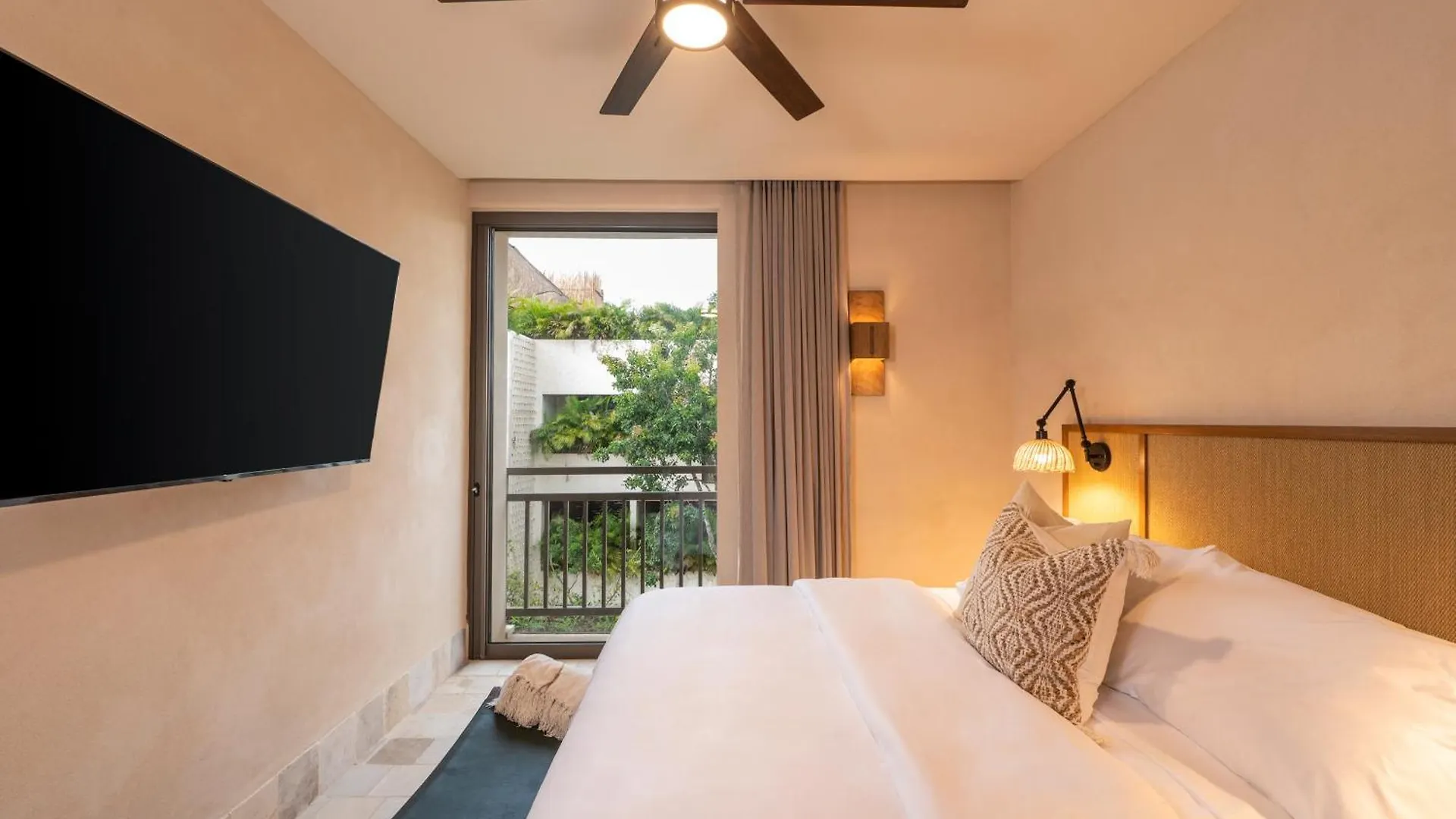 4Br Stunning Condo In Tulums Heart By Solmar Rentals Tulum