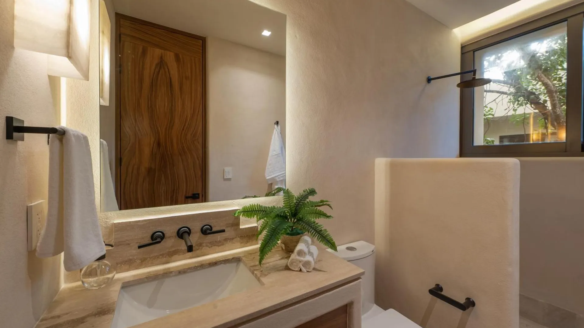 4Br Stunning Condo In Tulums Heart By Solmar Rentals Appartamento Tulum